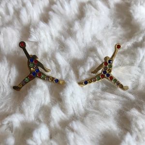 basketball player jump man earrings